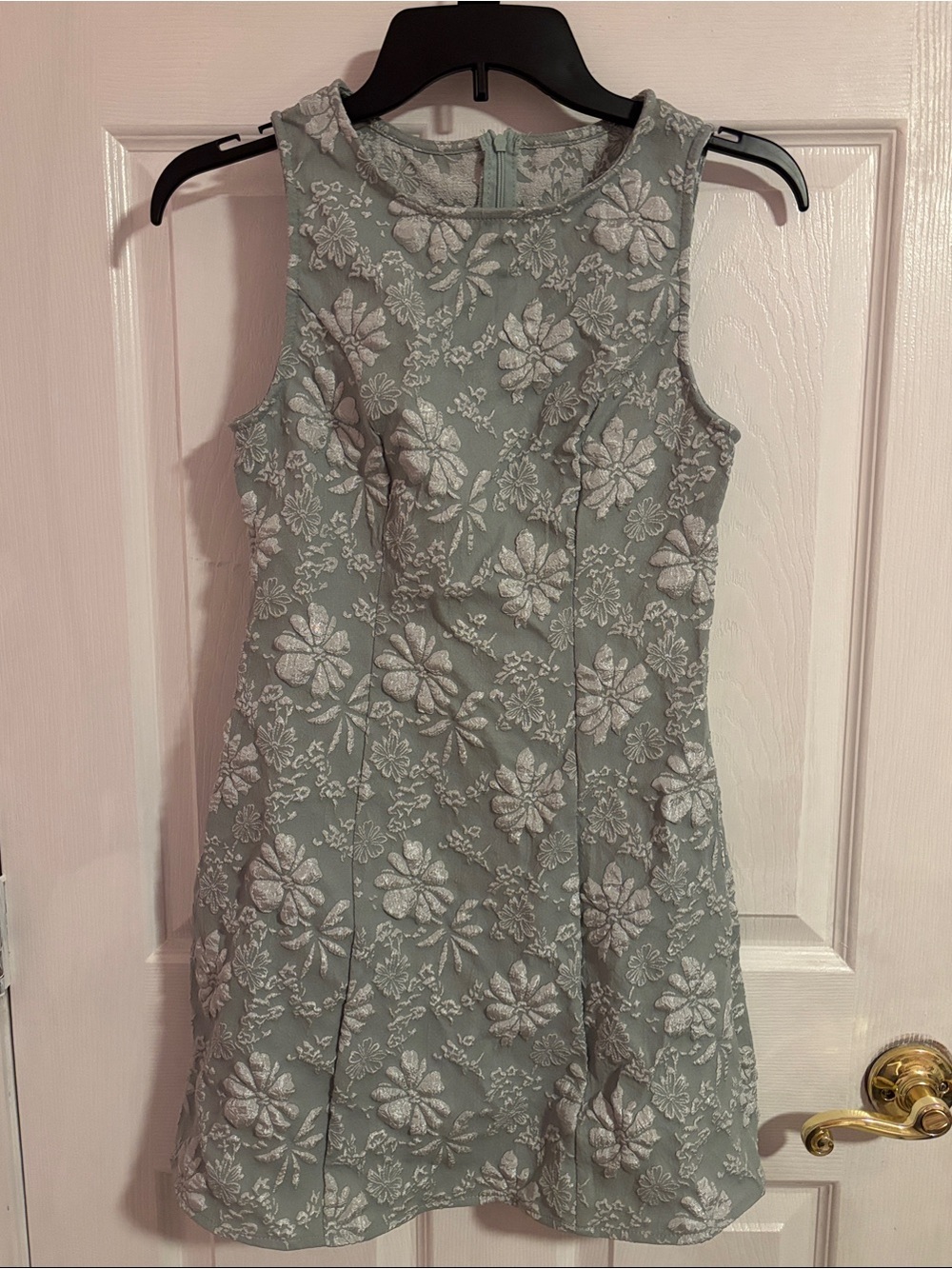 Unbranded Sleeveless Floral Lace Shift Dress in Light Sage